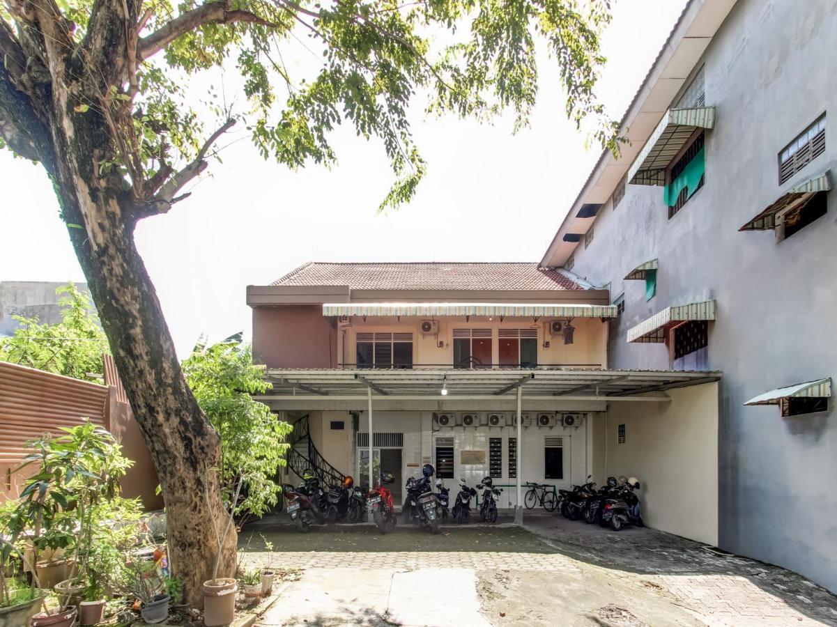 Oyo Life 91374 Asia Stay Semarang Syariah Exterior photo