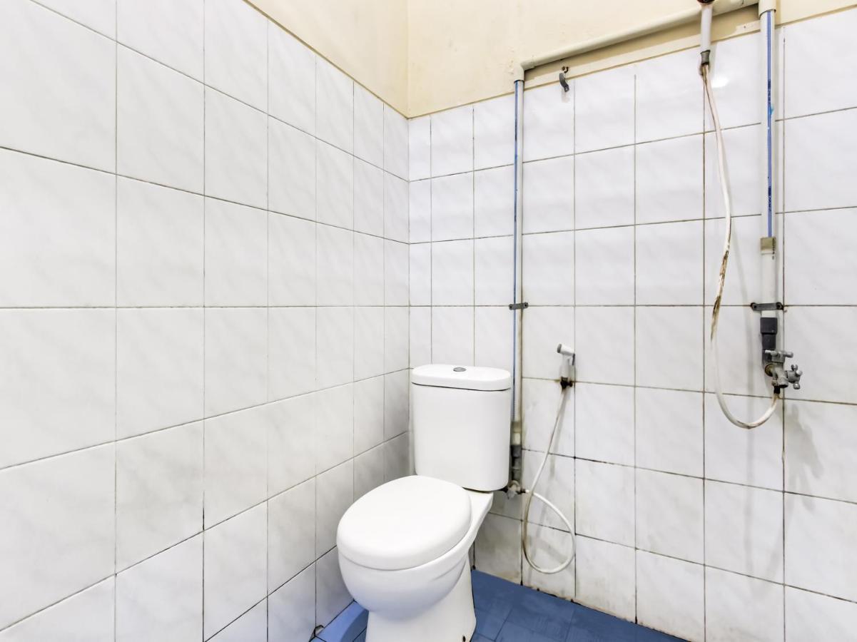 Oyo Life 91374 Asia Stay Semarang Syariah Exterior photo