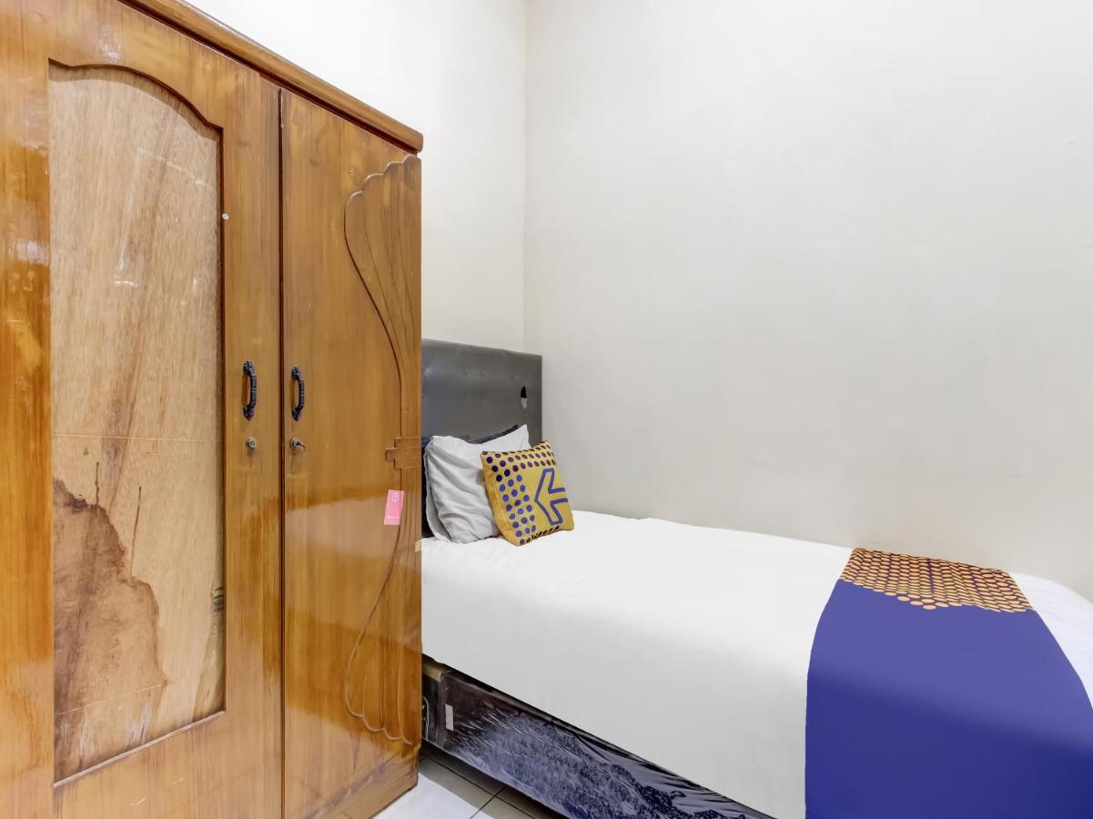 Oyo Life 91374 Asia Stay Semarang Syariah Exterior photo