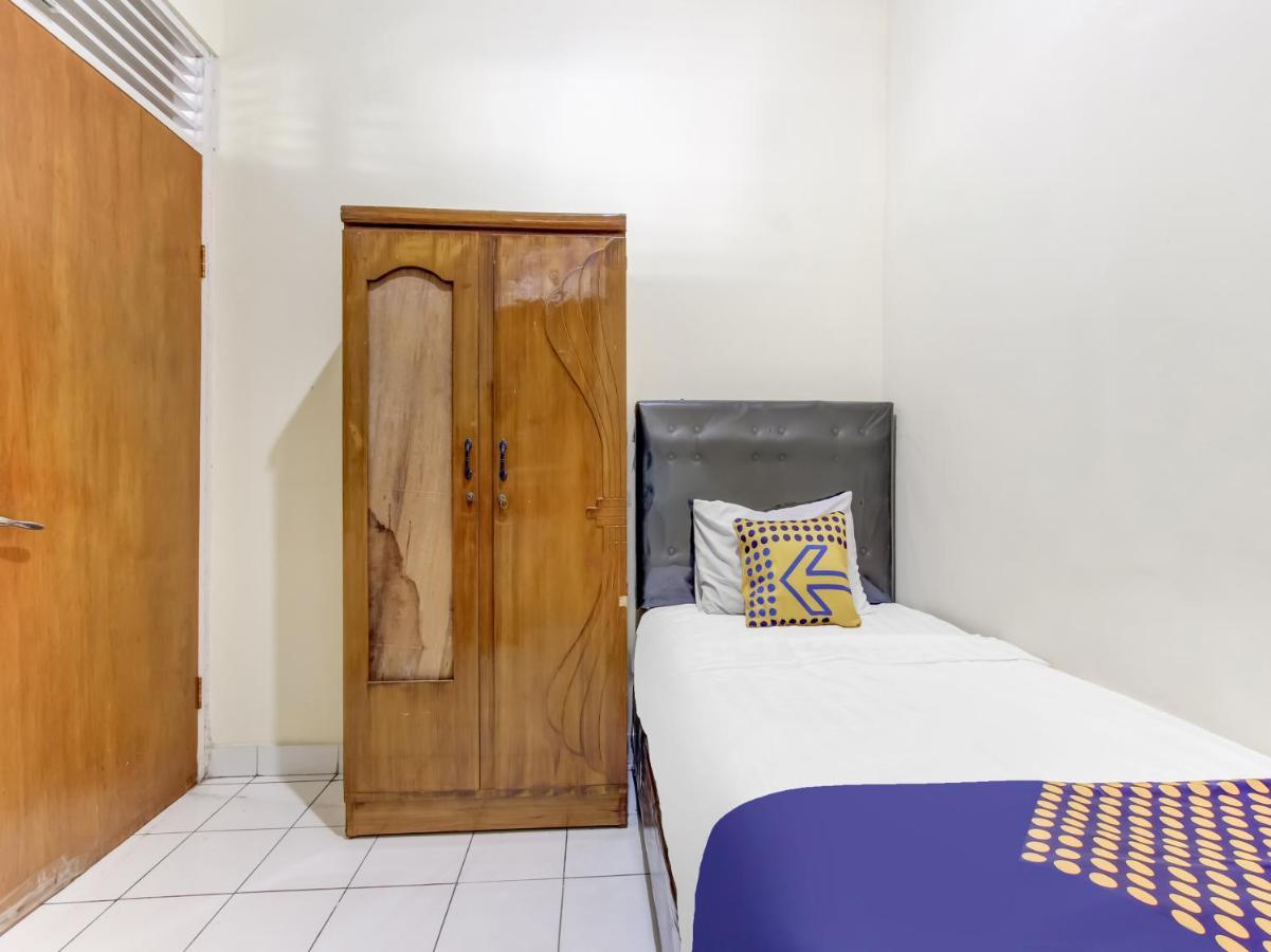 Oyo Life 91374 Asia Stay Semarang Syariah Exterior photo